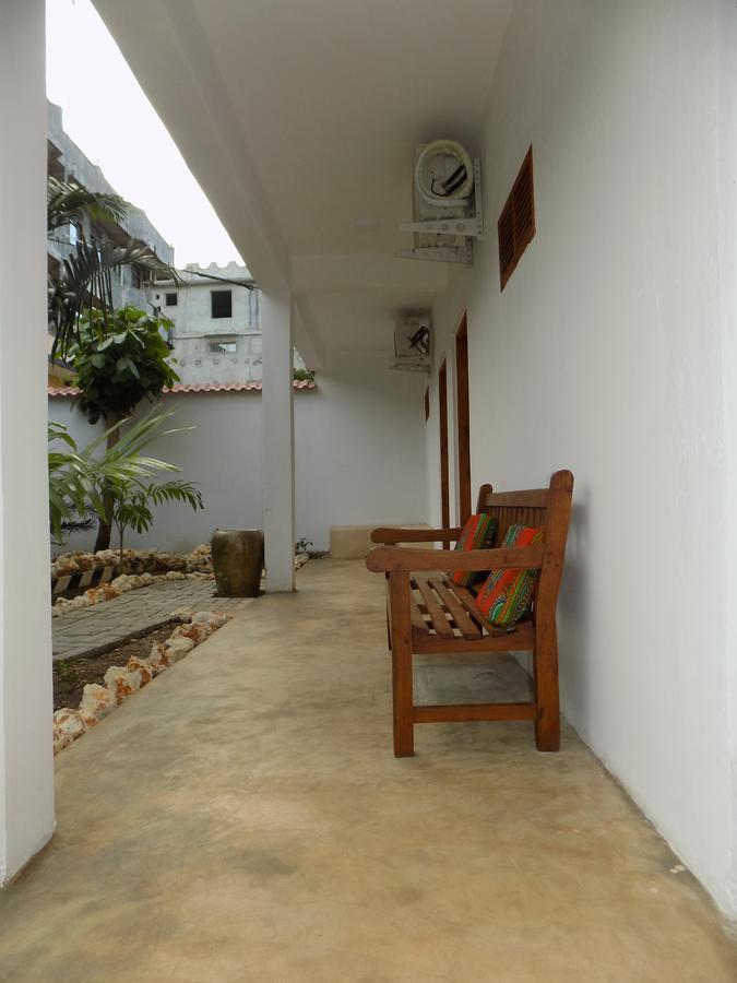 27 Cafe Zanzibar Airport Hotel المظهر الخارجي الصورة